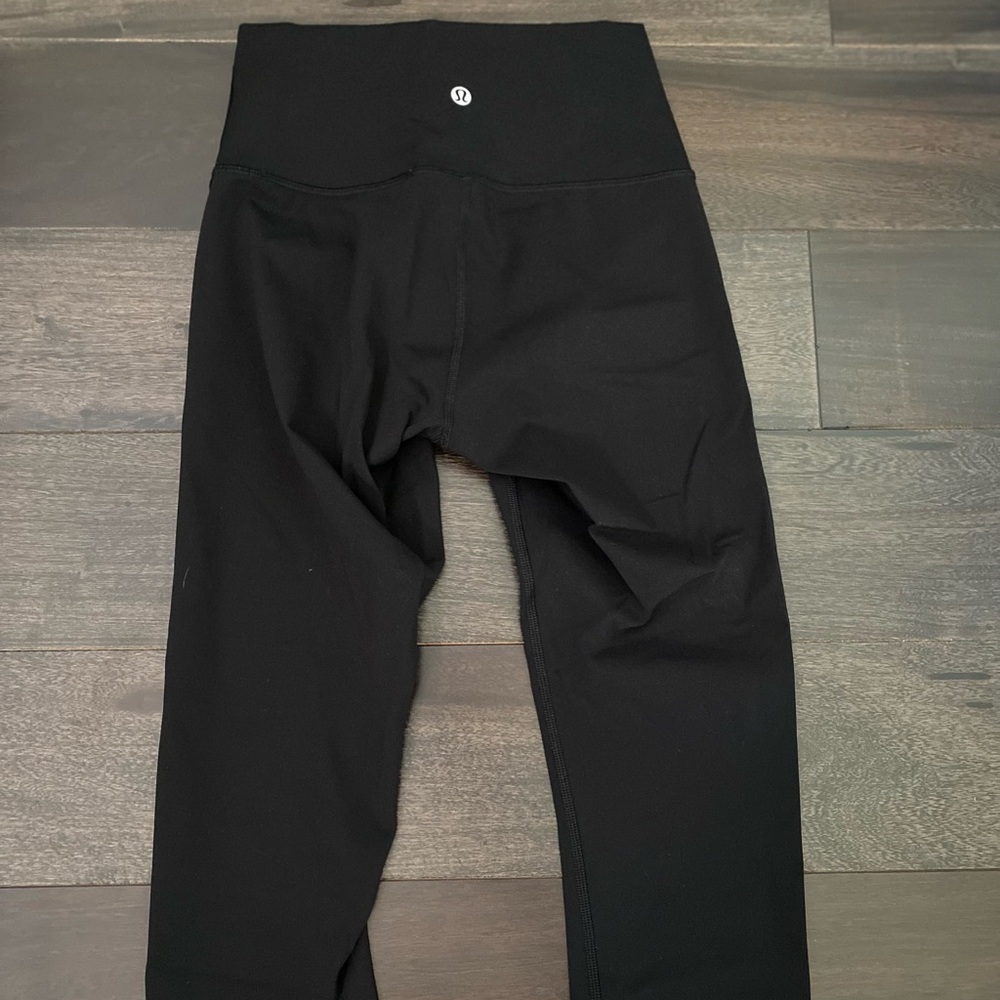 Small black Lululemon leggings short